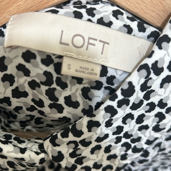 LOFT  WOMENS BUTTON DOWN BLOUSE ZEBRA PRINT LIGHTWEIGHT SZ  SMALL - Picture 10 of 12